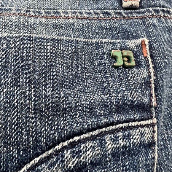 Joe’s Jeans Fit: Muse  size 26 designed in Los Angeles - Picture 7 of 11